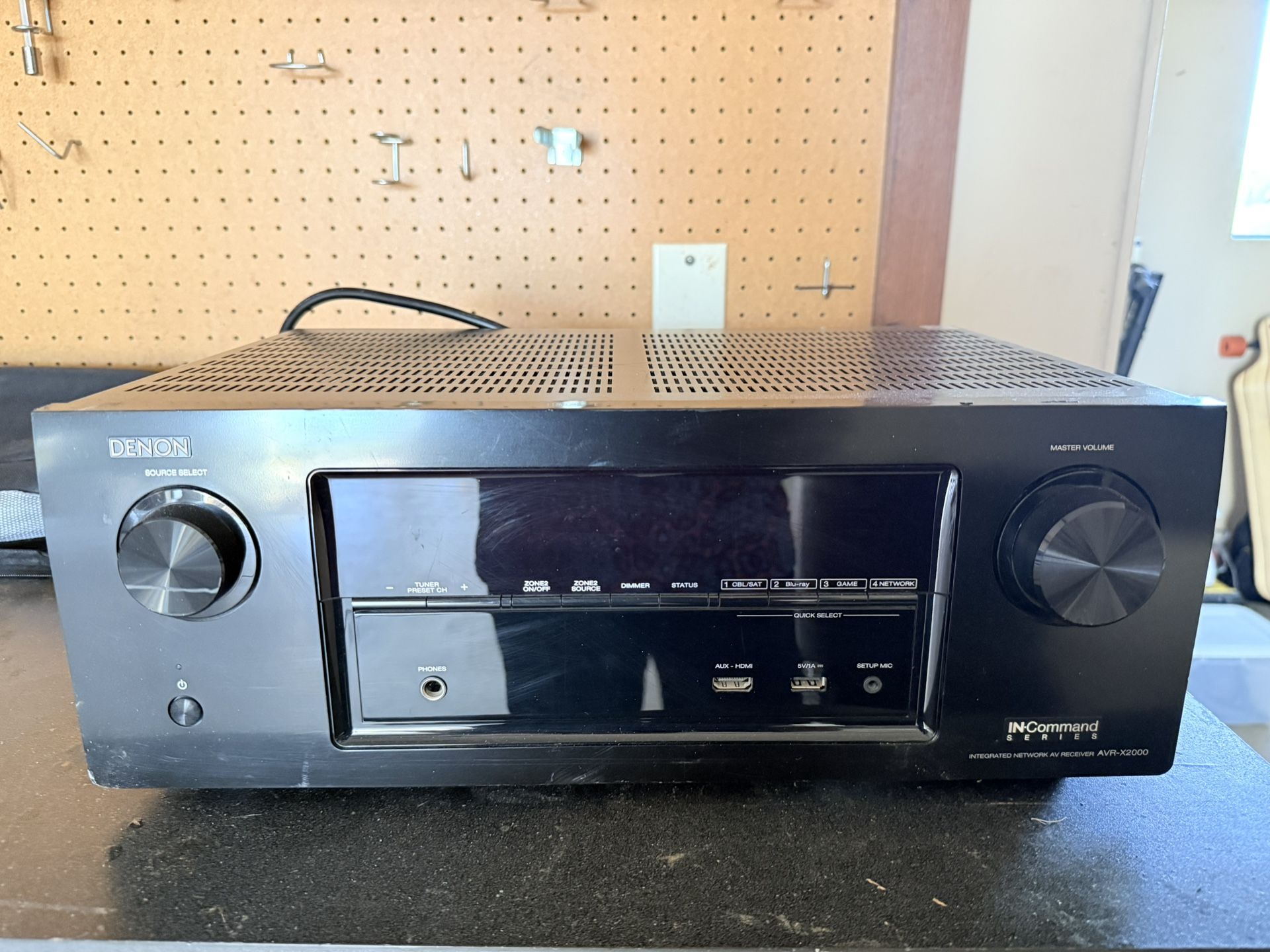 DENON AVR-2000 AV Surround Sound AM/FM Stereo Receiver