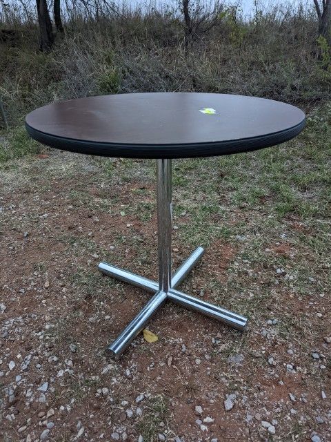 30in Round Dining Or Cafe Table 