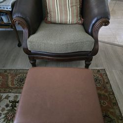 CLUB CHAIR & OTTOMAN 