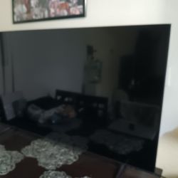 70in Samsung TV 