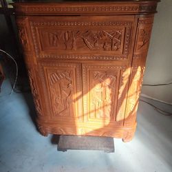 Exquisite Hand Carved Liquor Or Wine Bar