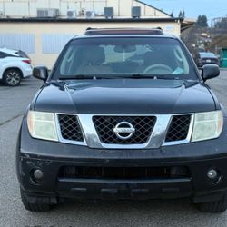 2005 Nissan Pathfinder XE
