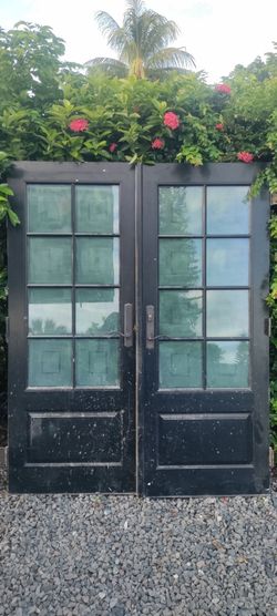 Exterior fiberglass double doors frosted glass none impact needs cleaning approximately 30.5x30.5x77.5 no frame