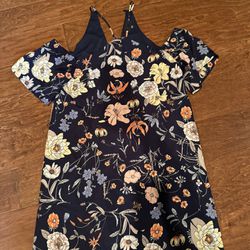 Woman’s Sugar Lips, Dress Floral Shipping Available Like New