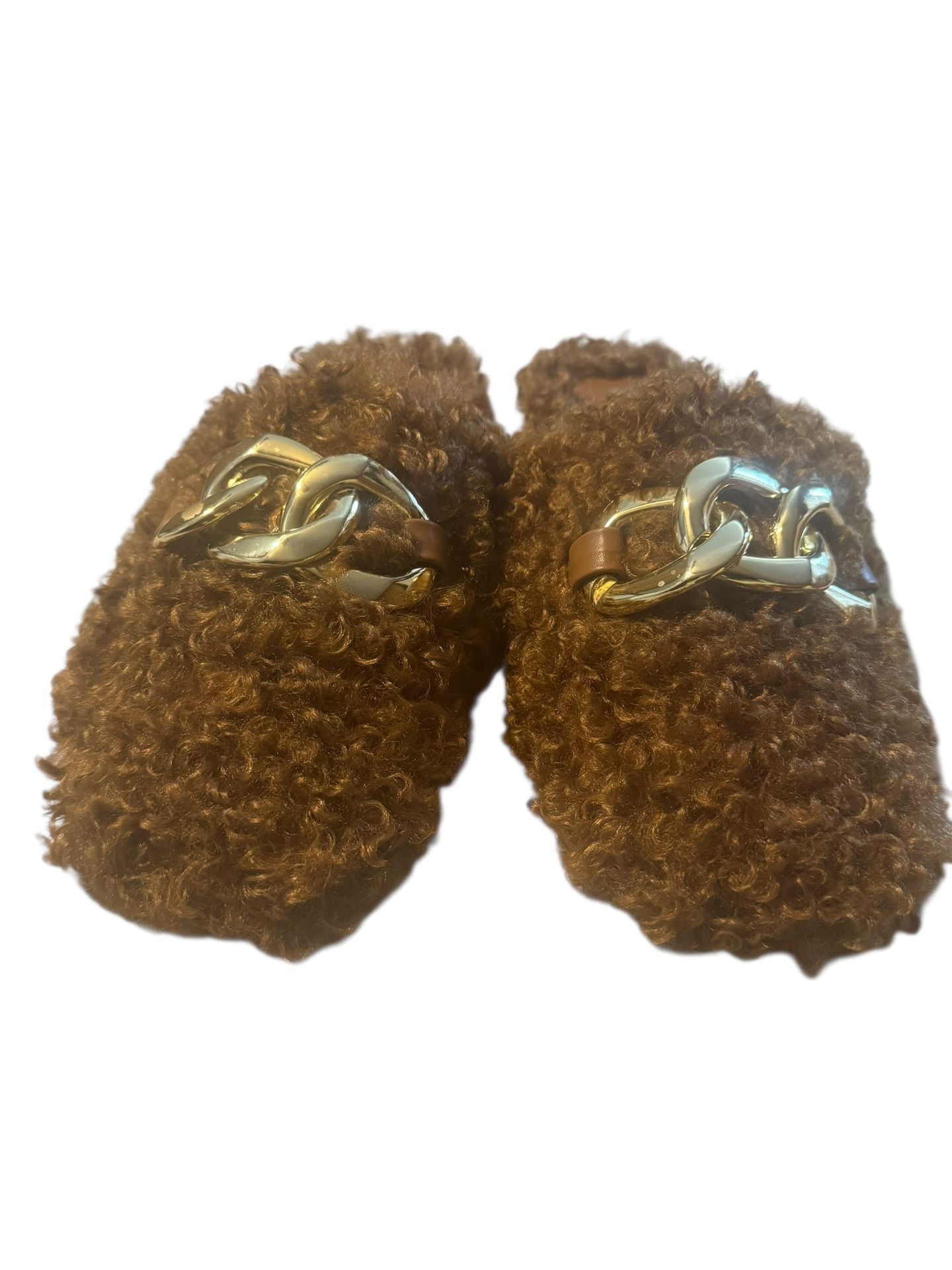 MAN RANGER Curly Faux Fur Slippers – Size 9 🔥