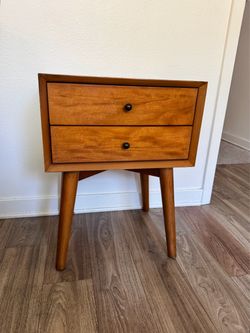 Living Spaces Nightstand (2-Drawers)
