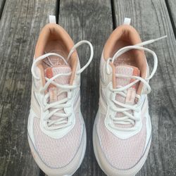 Women’s Sneakers - Size 7
