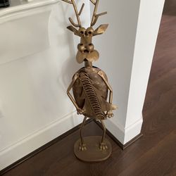 Metal Christmas Moose Figure Holding Christmas Tree Gold Tone 33”x9”