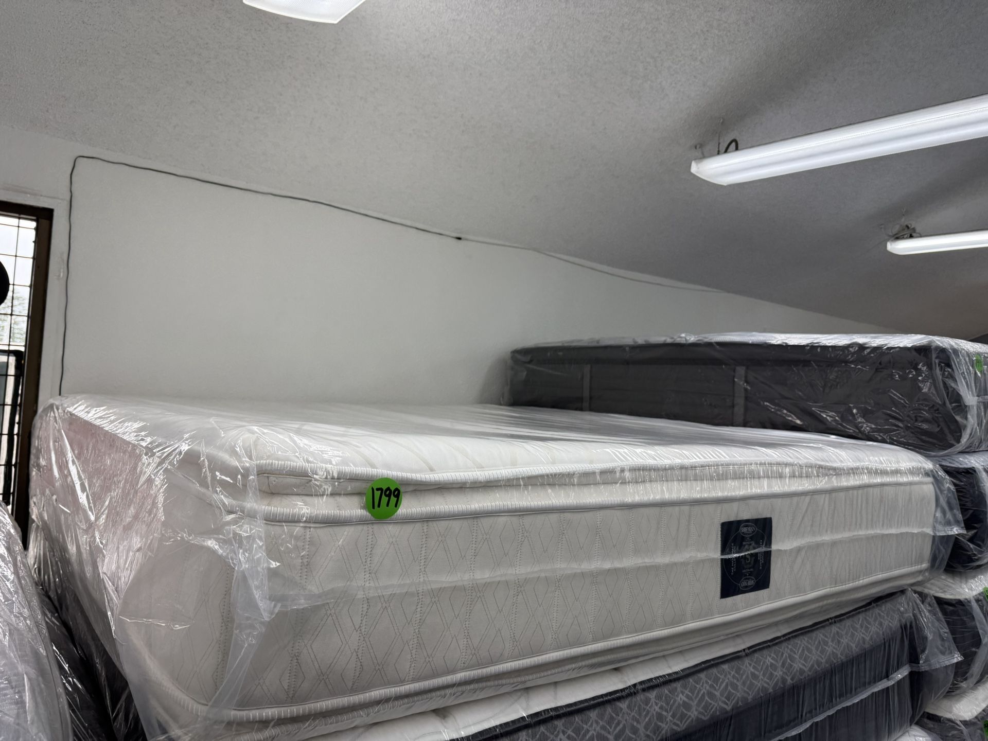 KING SIZE SHIFMAN HERITAGE COLLECTION DOUBLE SIDED PILLOW TOP MATTRESS & BOXES BED SET