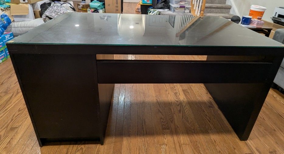 Office Corporate Desk With Glass