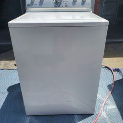 Washer (Maytag, 2013, Works Well)