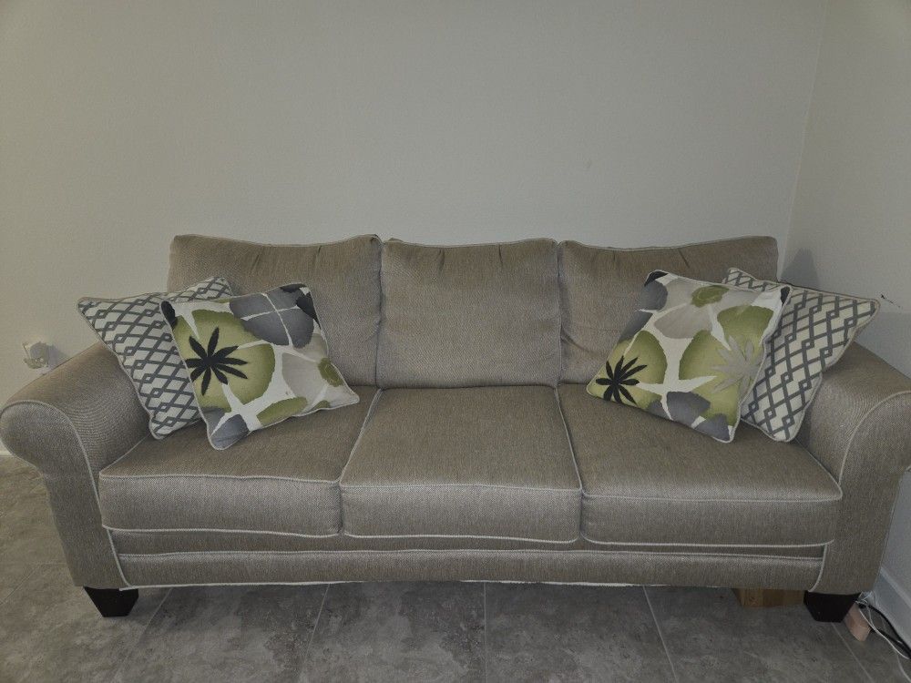 Light Tan Pull-Out Sofa Bed with Full-Size Serta Mattress - Great Condition