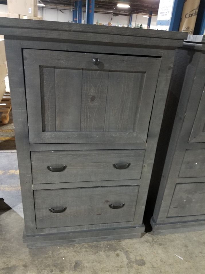 RORY ARMOIRE