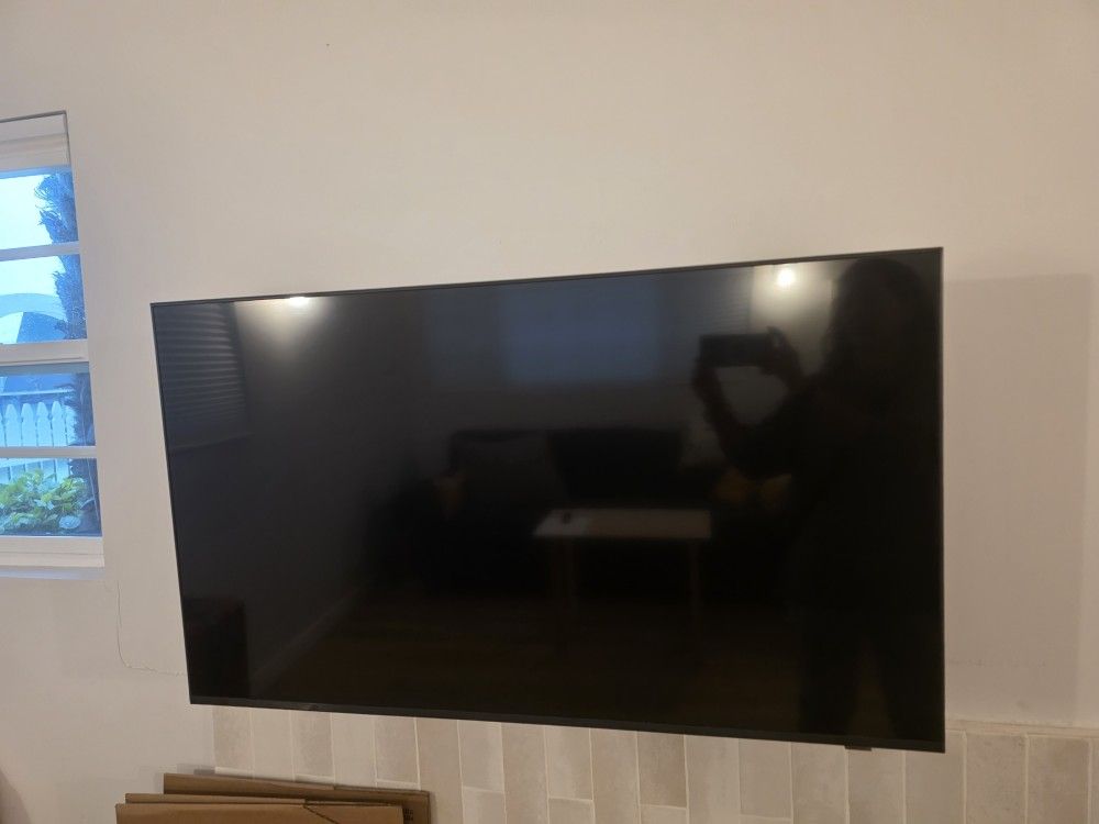 43" Samsung TV
