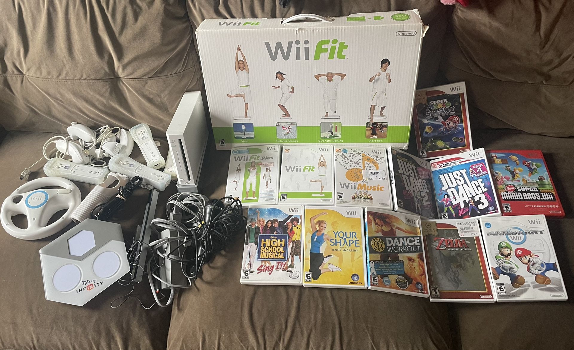 Nintendo Wii Huge Bundle 