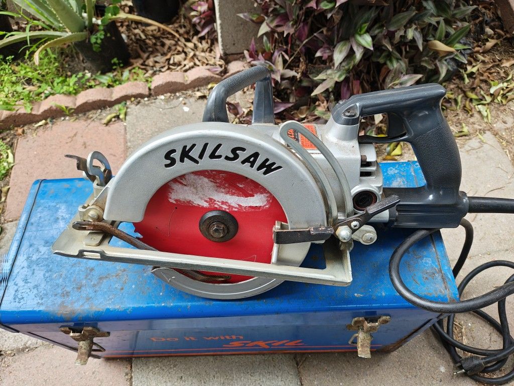 Skil Saw Professional Tool Model 77 Circular Saw 1/4