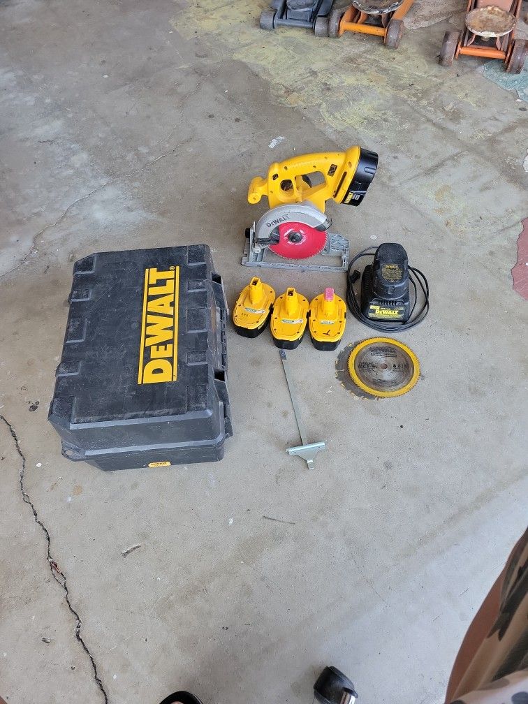 Dewalt 18 V Circular Saw