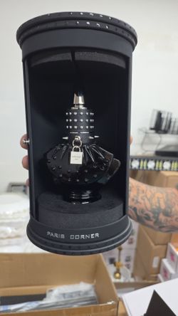 Paris corner perfume