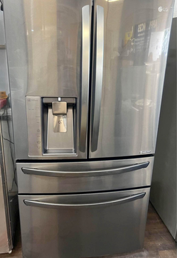 LG FrenchDoor Fridge with IceMaker Stainless