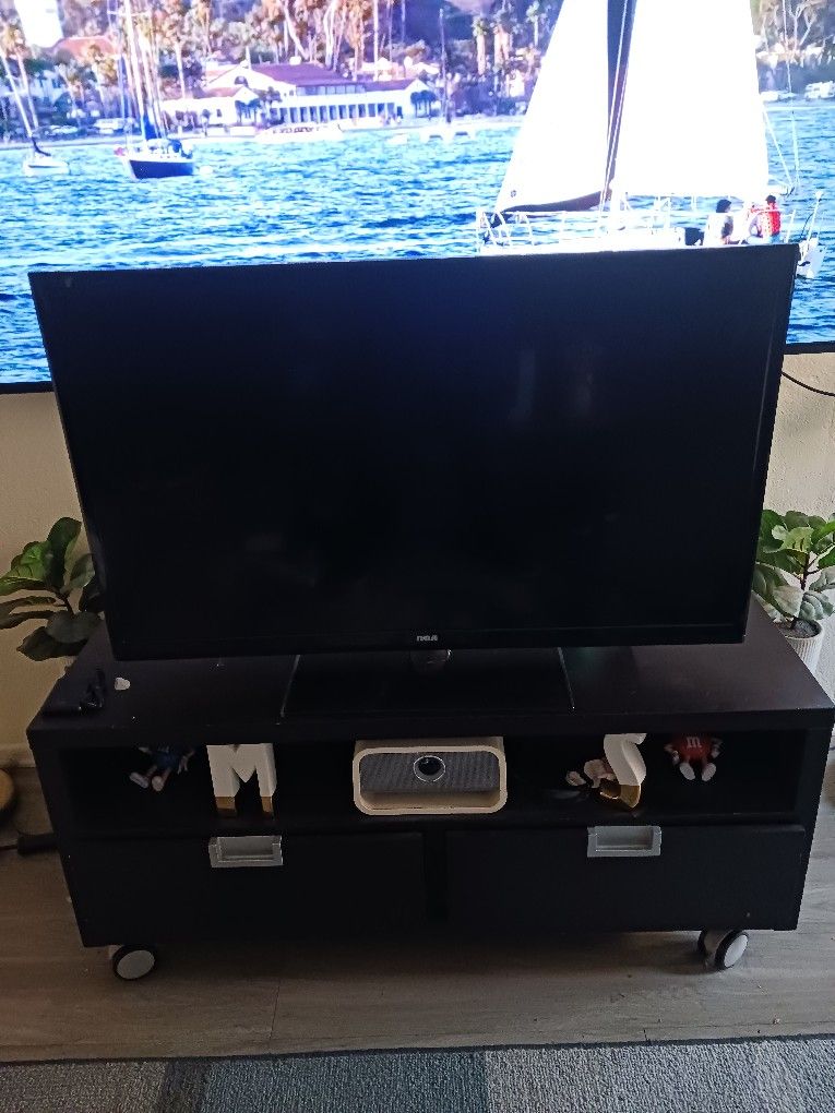RCA 42INCH FULL HD TV