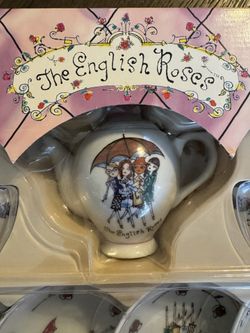 The English Roses Tea Set By Madonna