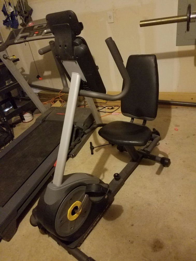 Golds gym sma stationary bike
