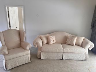 Sofá and accent chair