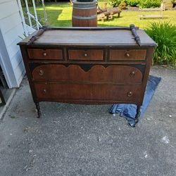 Windsor Dresser With Mirror