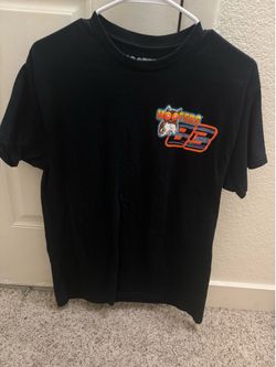 Medium Nascars Hooters Shirt