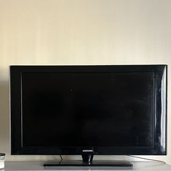 Samsung Plasma 45” TV 