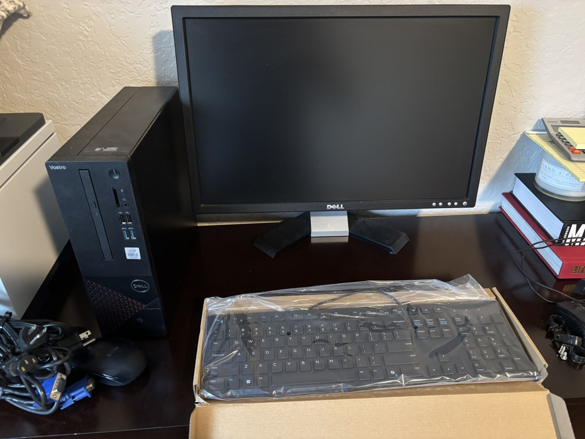 Dell Vostro 3681 PC / Desktop Computer Bundle