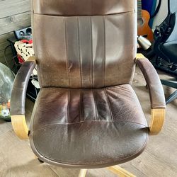 Leather computer/office chair