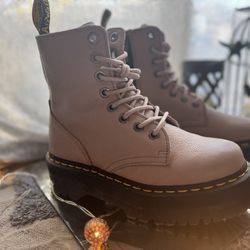 Doc Martens Light Pink