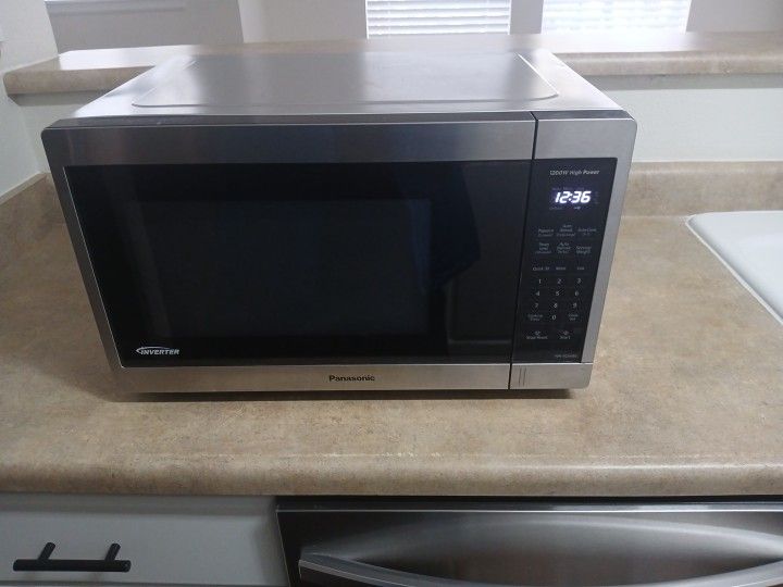 Panasonic twelve hundred watt inverter microwave