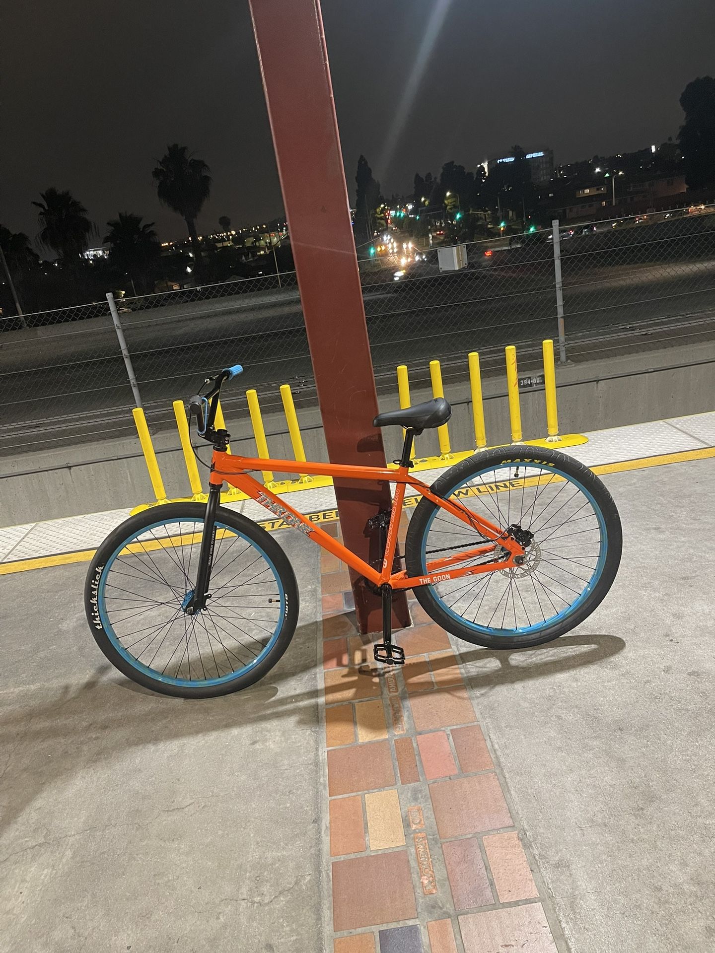 Throne Goon 29er “Orange Palm”