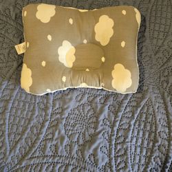 Baby Support Pillow / Infant Head Support Pillow – Cloud Print. Pick Up at-Phoenix, AZ 85050 – near Deer Valley Rd & 27th Pl