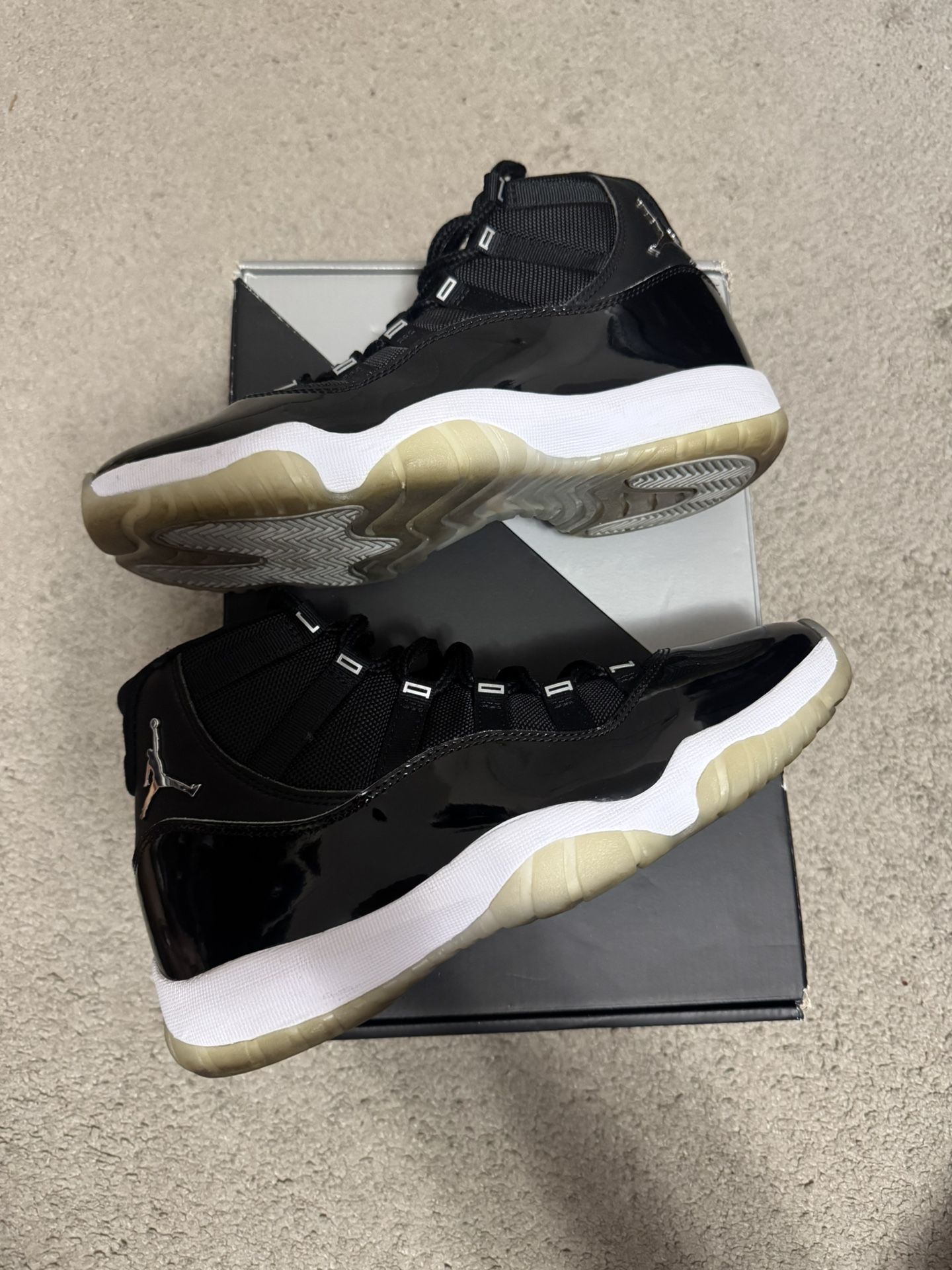 VNDS JORDAN 11 JUBILEE SIZE 8