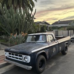 Dodge 1967 D200  Trade