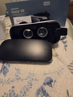Samsung Gear VR Headset (Complete in Box) - SM-R322