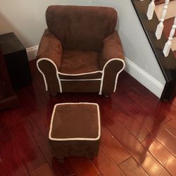 Kids Lounge Chair With Leg Rest $20
