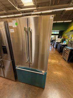 Thermador counter depth refrigerator