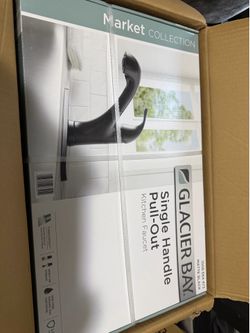 Single handle kitchen faucet
