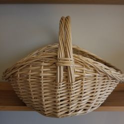 Oval Natural Willow Gathering Basket W/Handle 