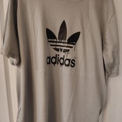 Adidas Men's Shirts 👕 Size Large 
