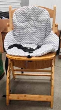 Foldable Adjustable HighChair
Never Used