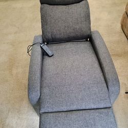 Recliner/Massage Chair (Missing Power Cord Adapter)