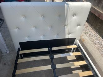 Cama para niños  color balanca