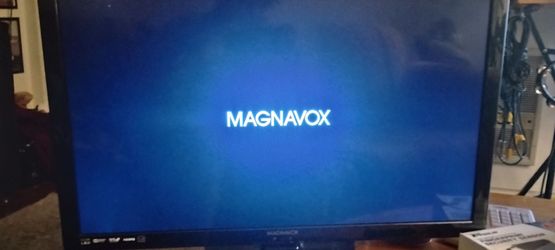 Magnavox 29' non-smart flat screen with desktop stand