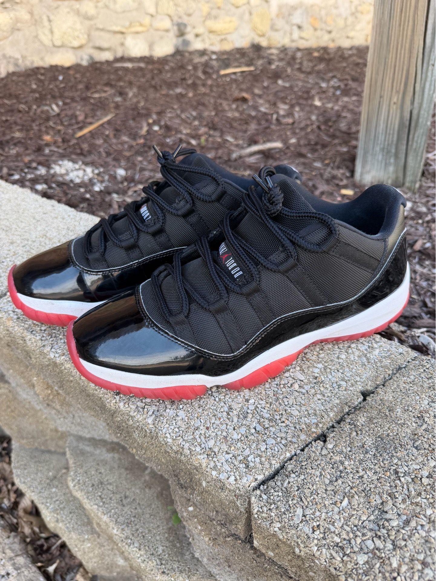 Retro Jordan 11’s bred size 11 men’s