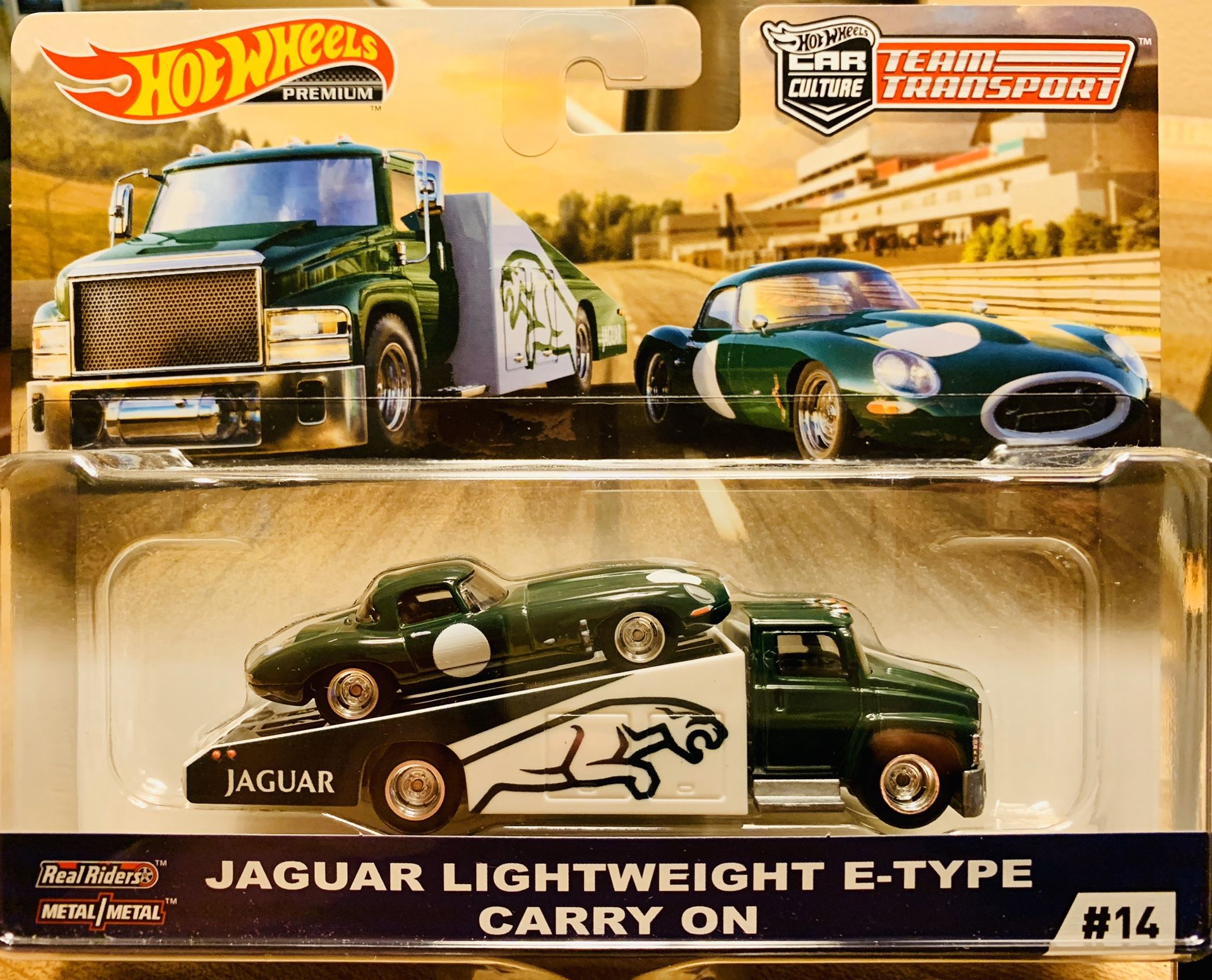 Hot Wheels Premium car culture team transport Jaguar Lightweight E Type Carry on real riders metal on metal # 14 new